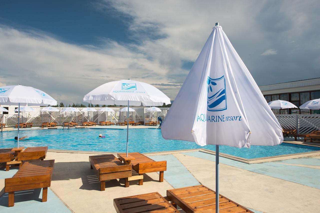 Aquamarine Resort Akshi Bagian luar foto