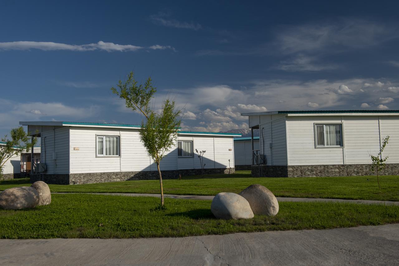 Aquamarine Resort Akshi Bagian luar foto