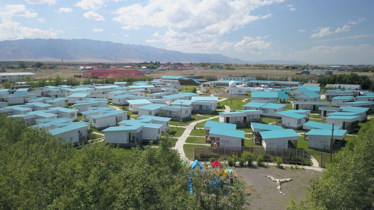 Aquamarine Resort Akshi Bagian luar foto